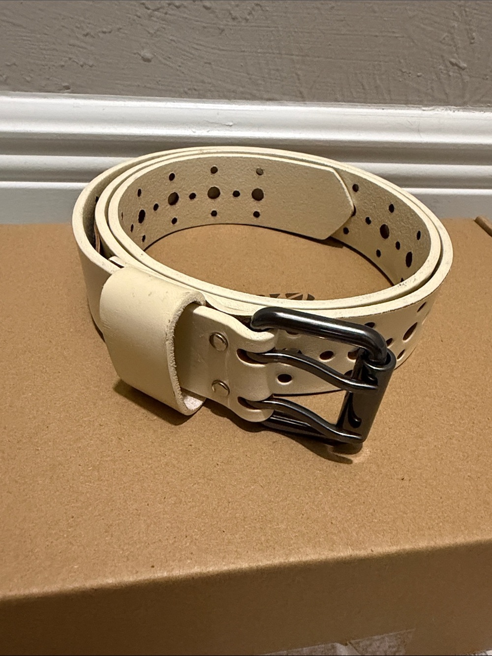Cabi women’s Dual Belt in Ivory size Medium